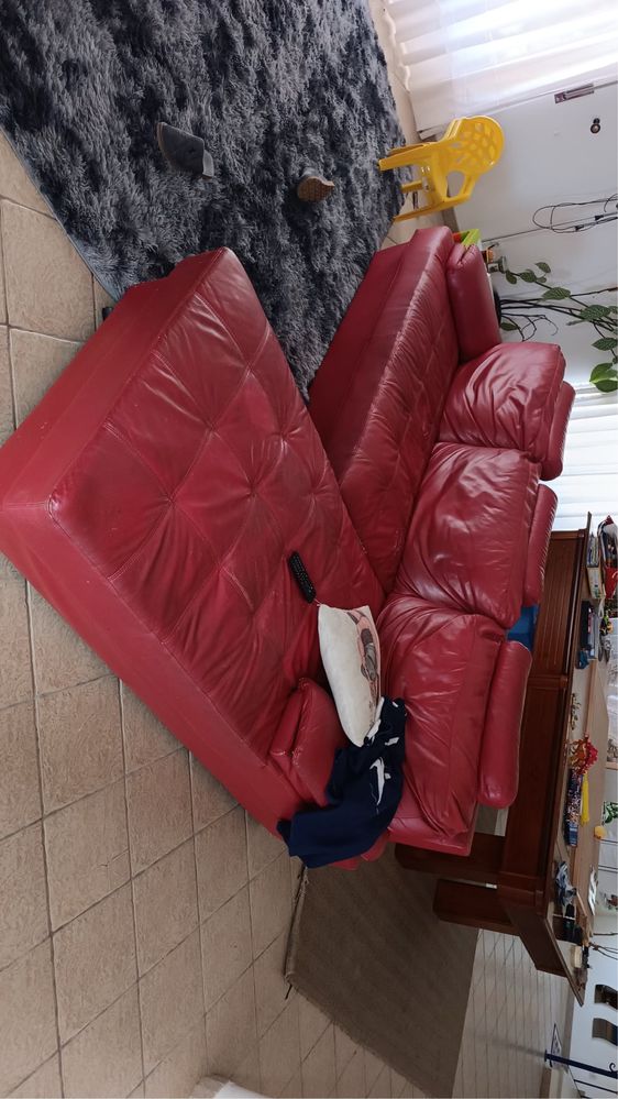 Sofa com chaise em pele