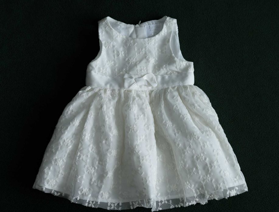 Sukienka z koronki na chrzest uroczystość
