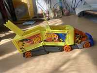 Машинка грузовик Hot Wheels