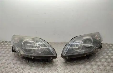 Vendo 2 Ópticas Xenon Direcionais Renault Laguna 3