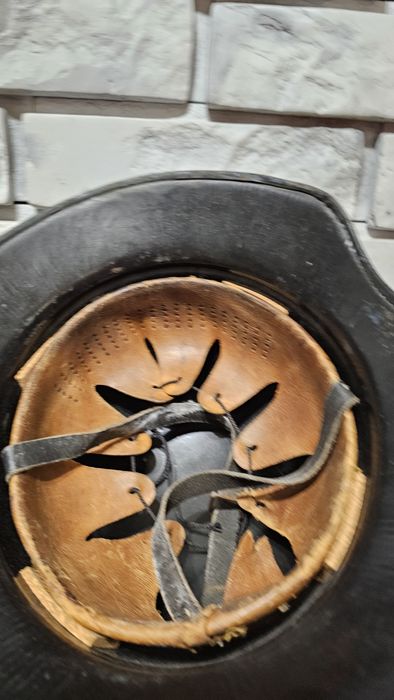 Hełm niemiecki luftschutzu wersja 1 częściowa