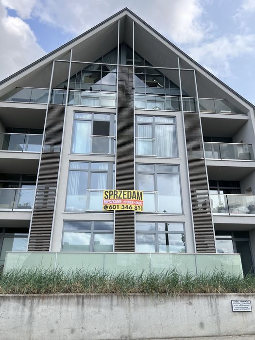 Wyposażony apartament i garaż w Charzykowach z widokiem na jezioro!