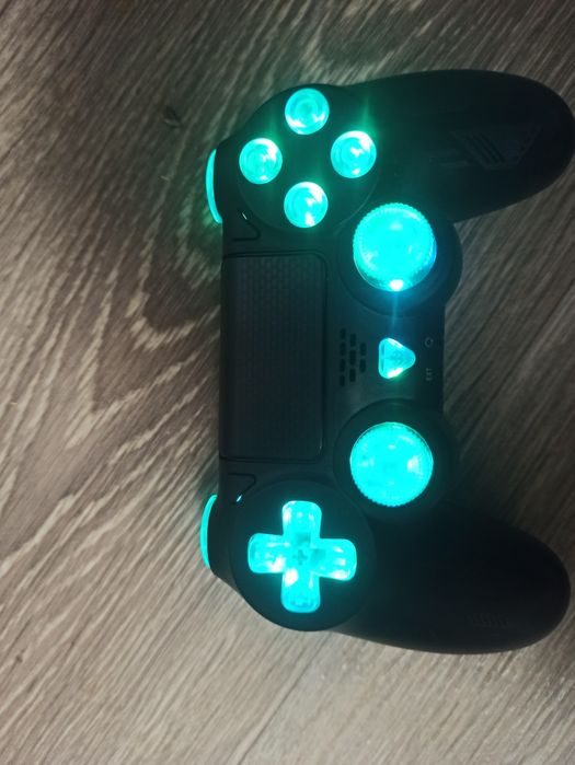 Геймпад на PS4 без пошкоджень