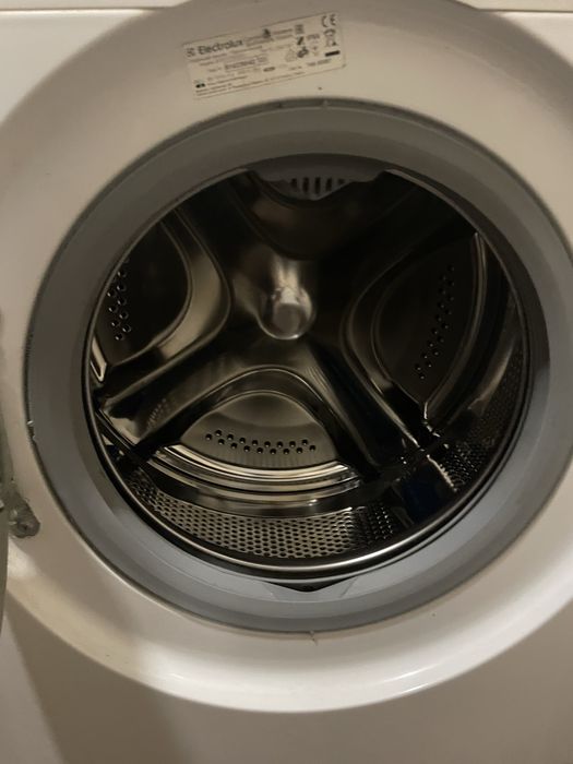 пральна машина electrolux