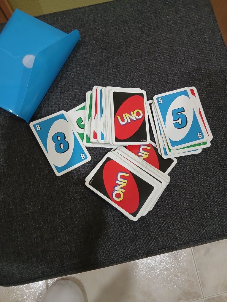 Cartas de jogo uno