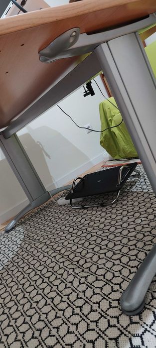 Secretária de canto com módulo de gavetas + cadeira (oferta)