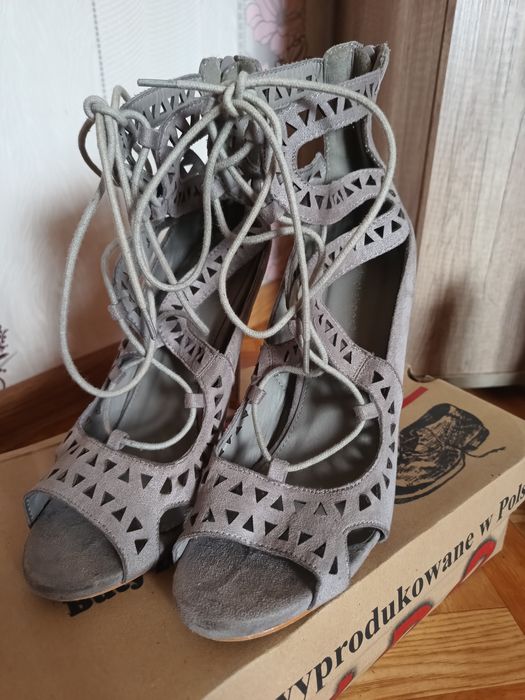 Gladiatorki zamszowe sznurowane