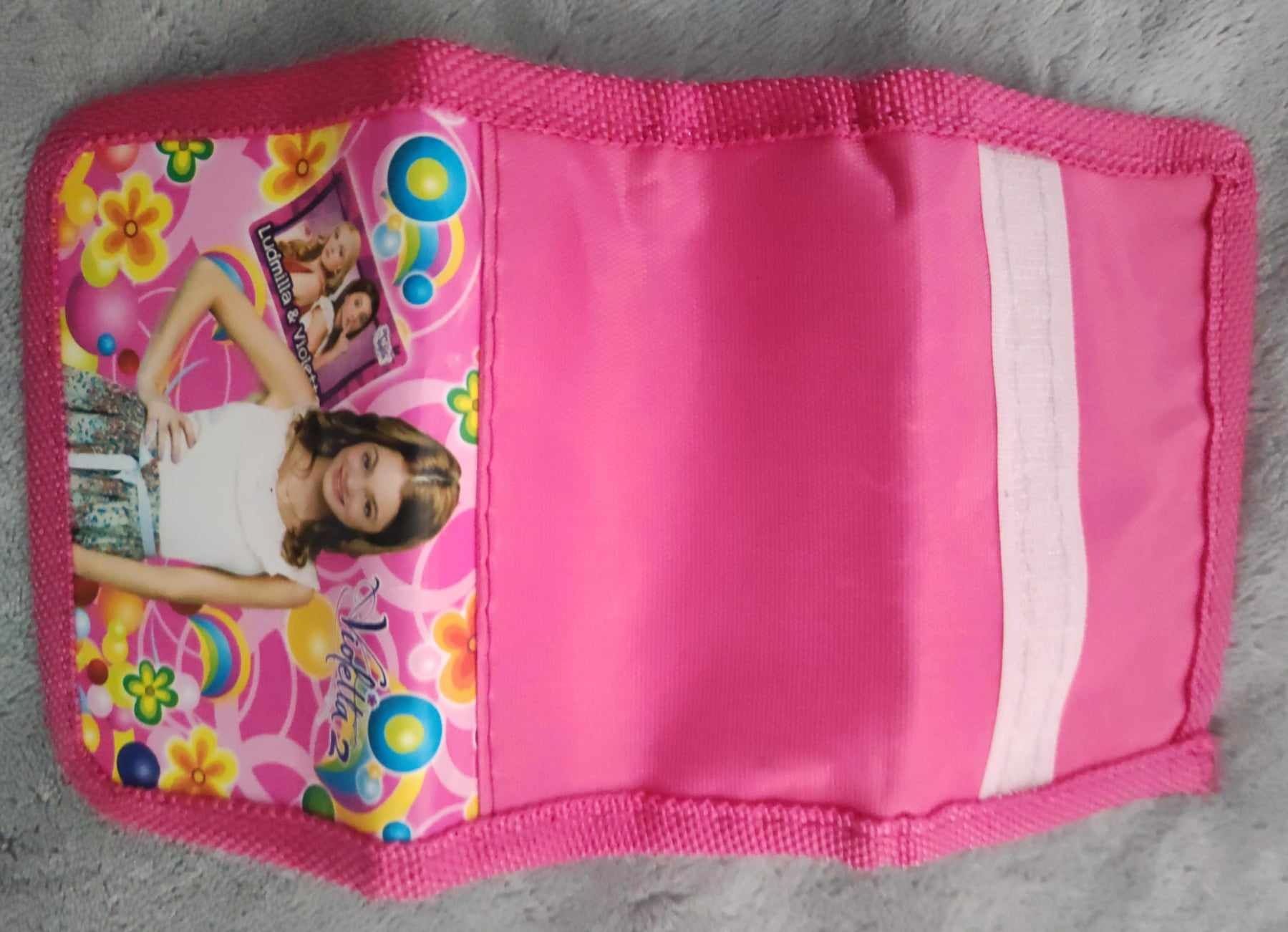 Portfel portfelik i karty gra karciana z serialu Violetta