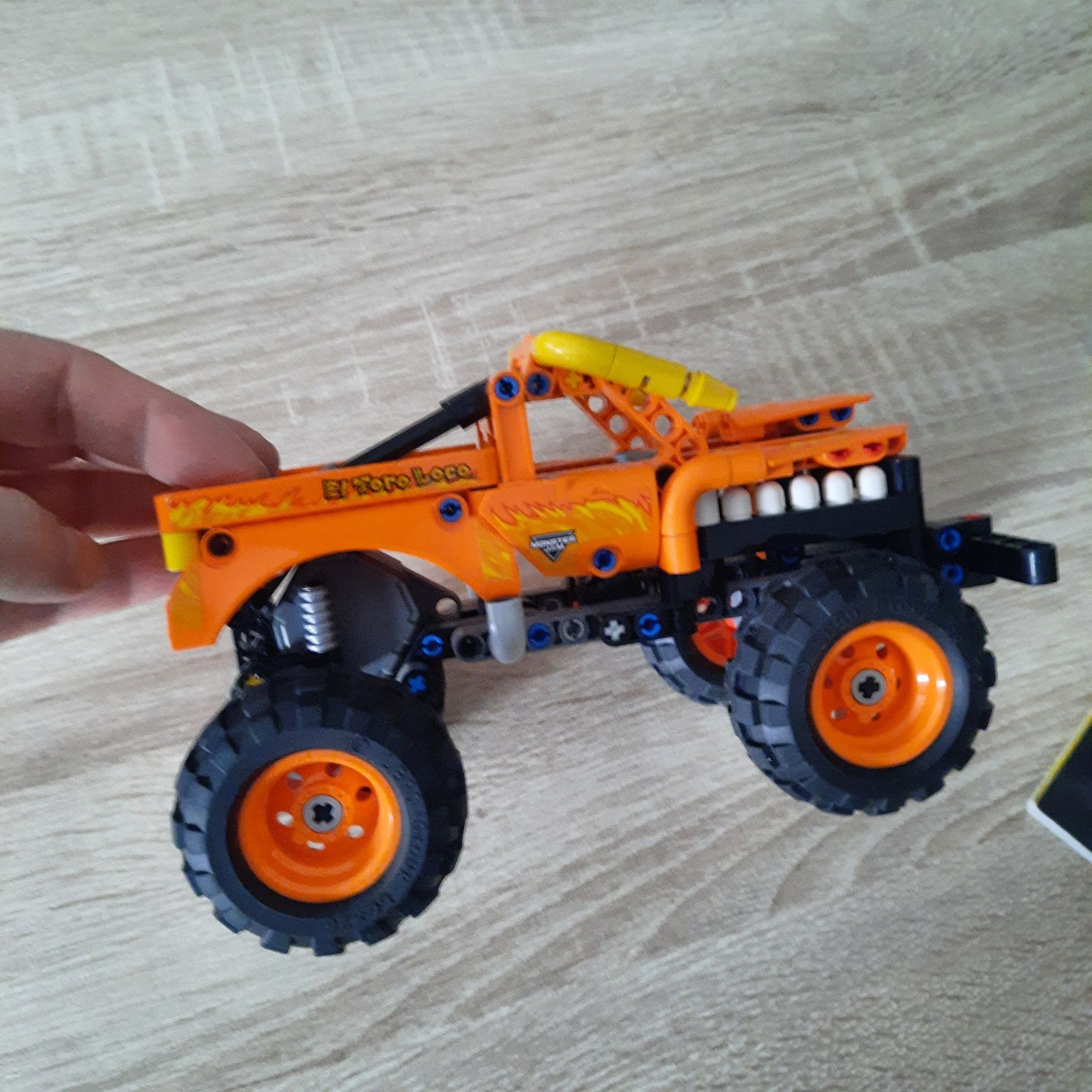 El Toro Loco lego technik 42135