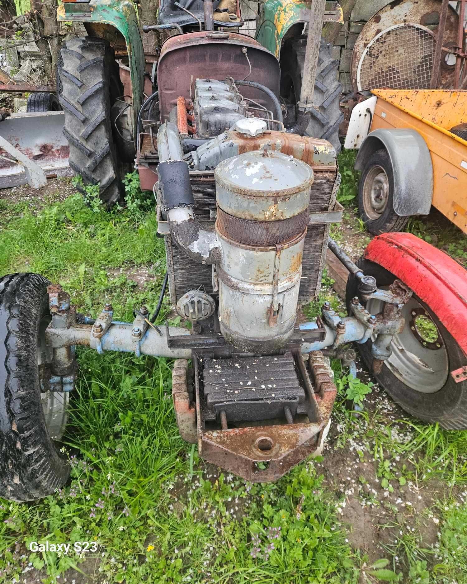 Traktor c360-c355 na częsci lub w całości