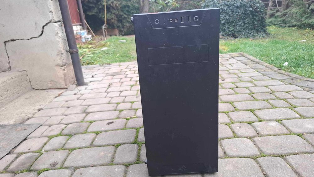 Komputer Stacjonarny / Ryzen 5 3600 / GTX 1660 SUPER 6gb Vram