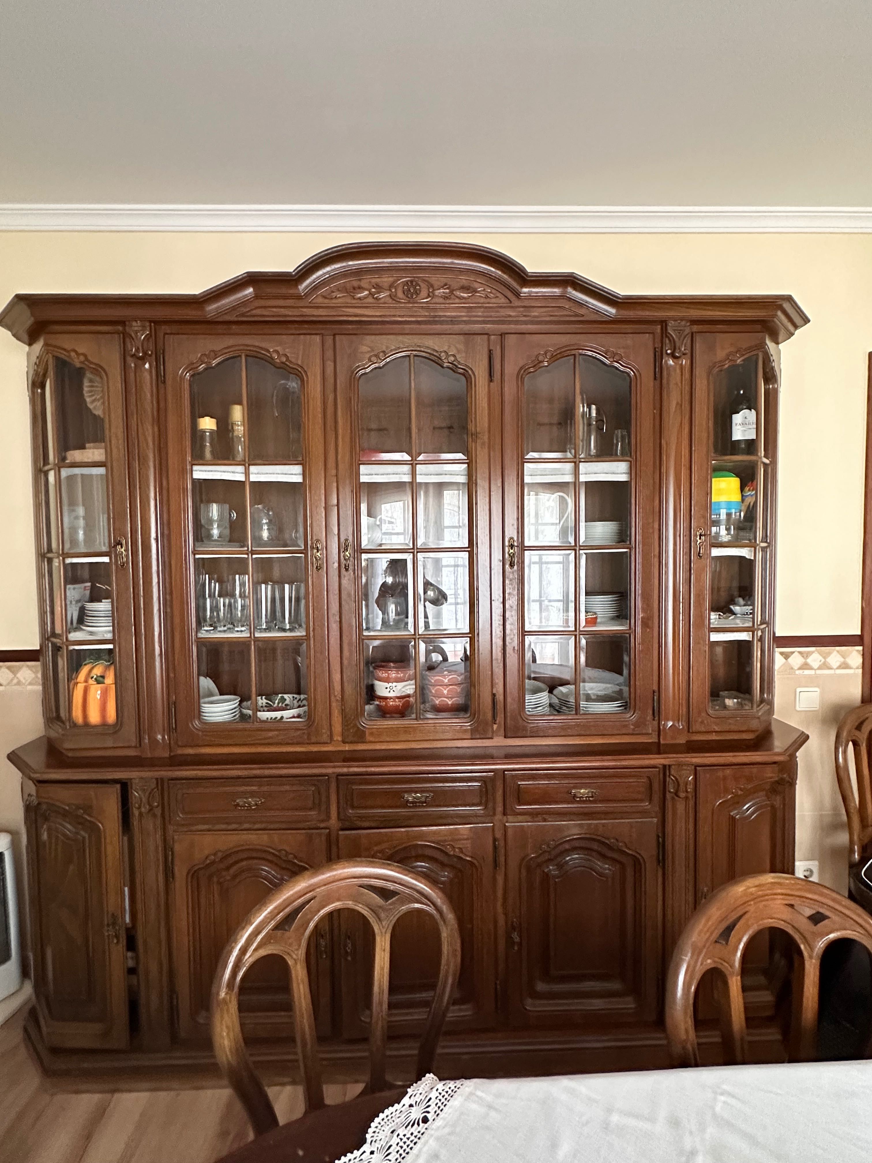 Mobília de sala de jantar em madeira de castanho