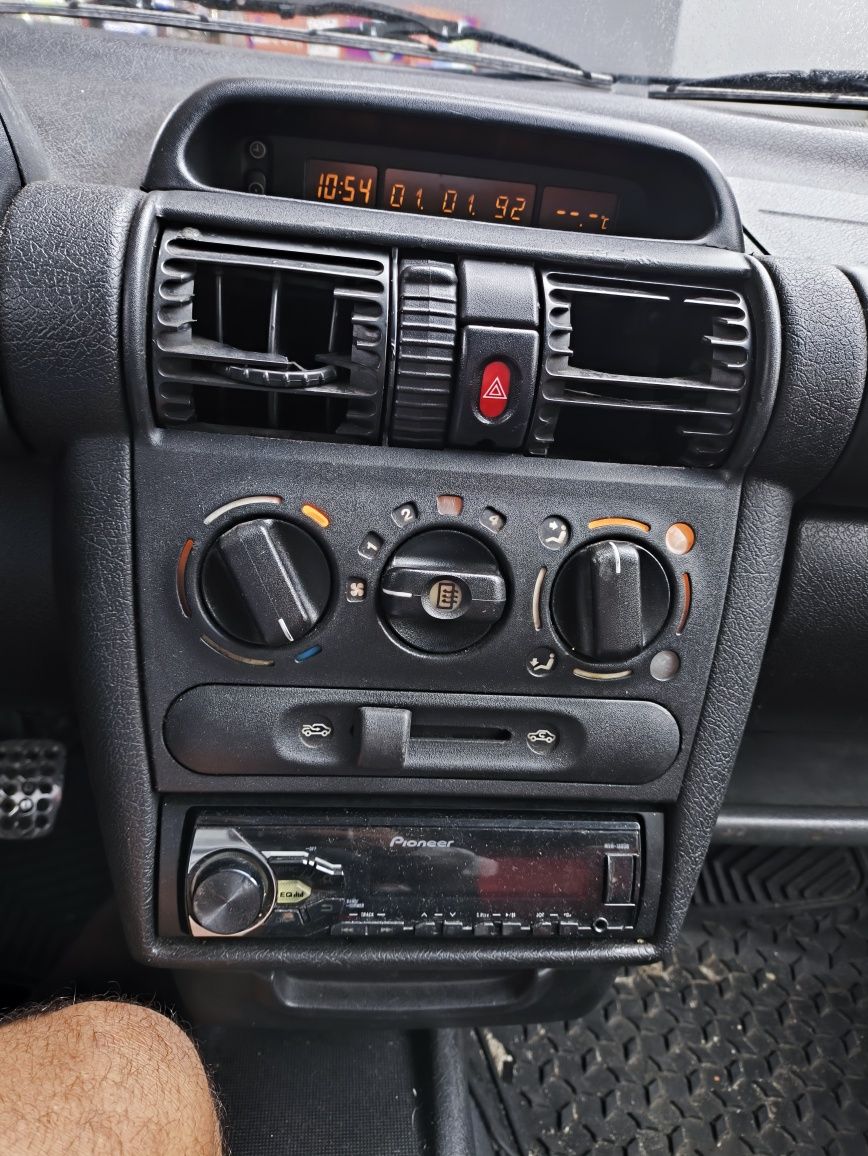 Opel Corsa B 1.7 Turbo Diesel – 2000