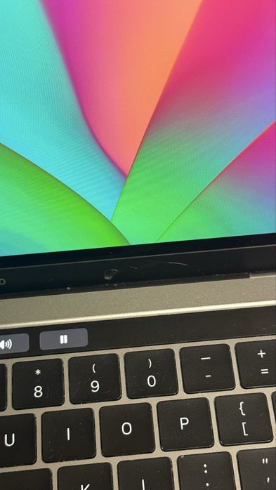 Продам макбук про на запчастини