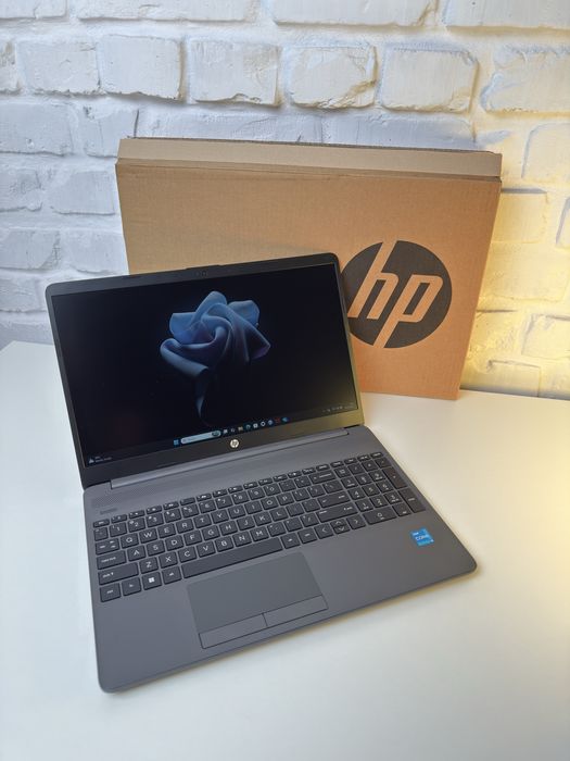 HP 15.6 FHD IPS, i5-1235U, 16GB RAM, SSD 512GB