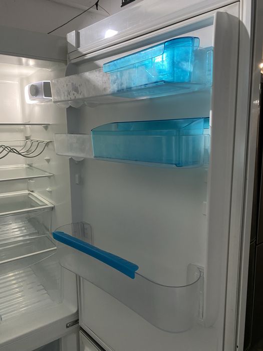 Frigorifico combinado zanussi branco