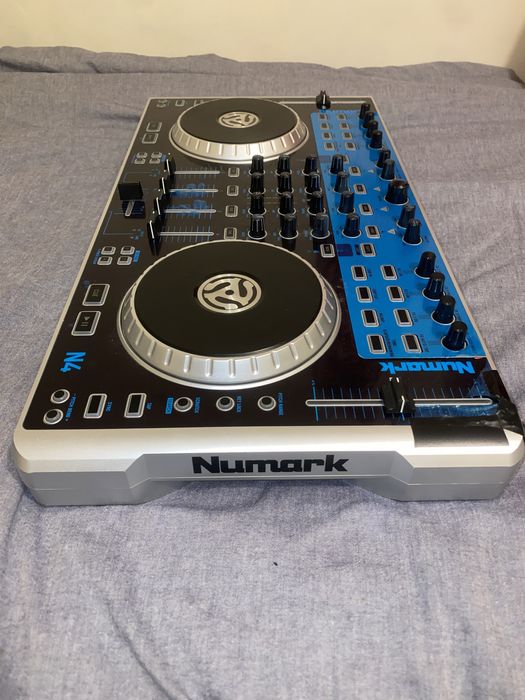 Numark N4 Dj Controller