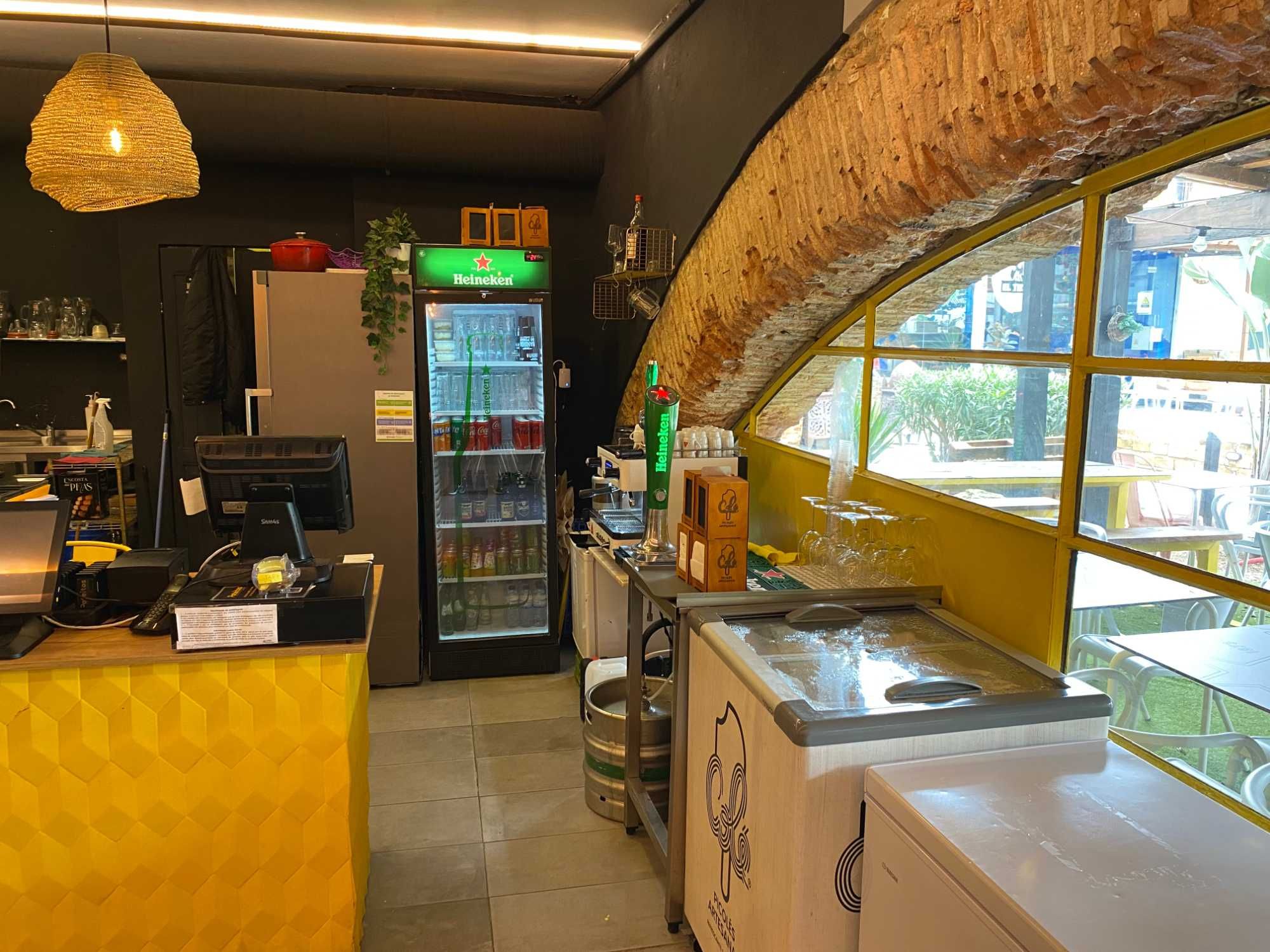 Excelente Restaurante para trespasse em pleno funcionamento
