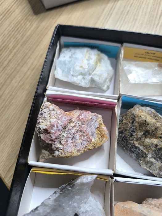 Conjunto de 19 minerais