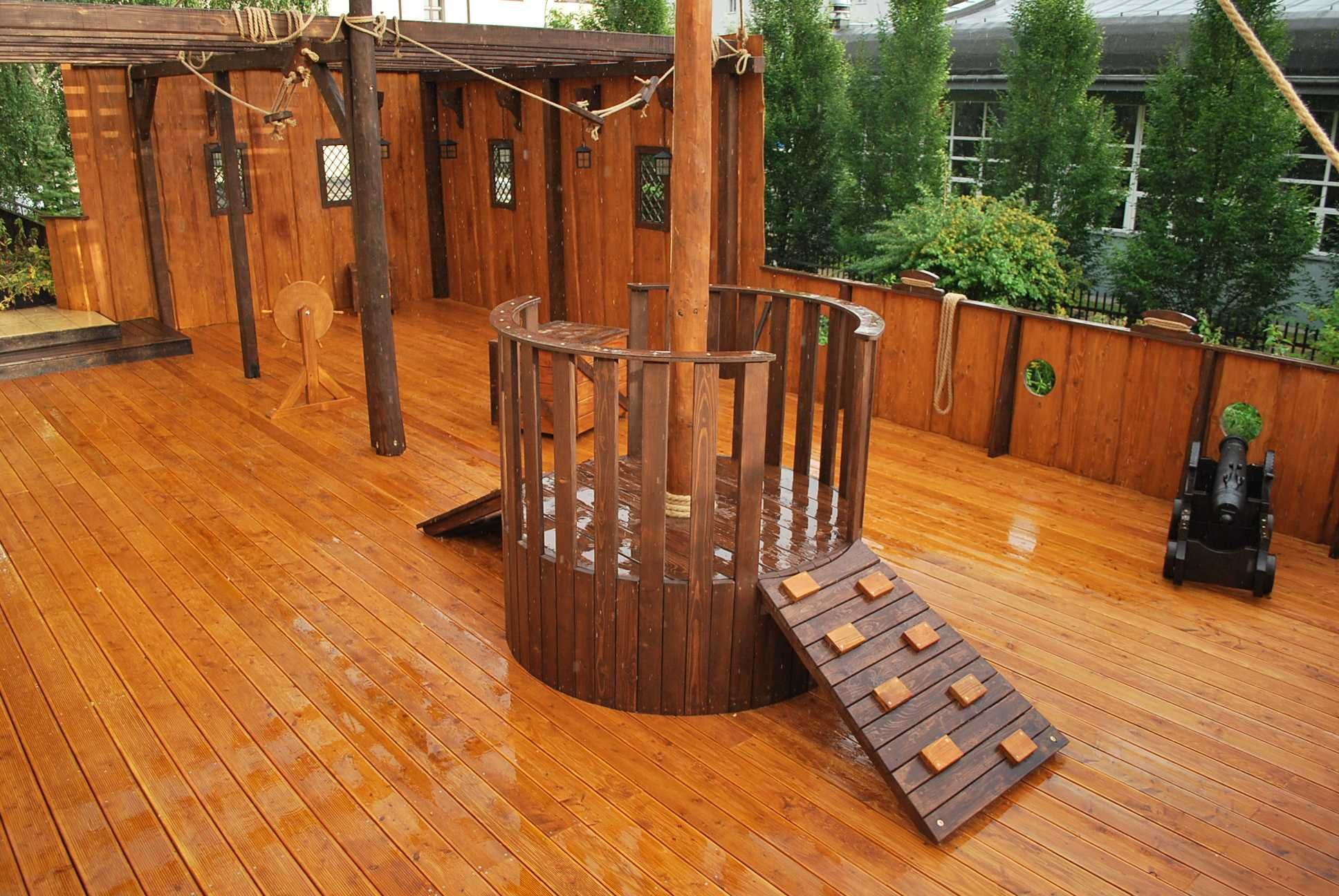 Drewniany plac zabaw PZ17 taras dla dzieci STATEK piracki