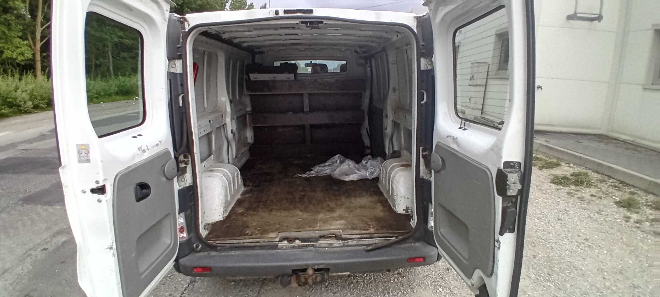 Opel vivaro long 2,5tdi Klima