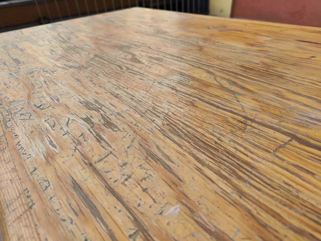Stół stolik z krzesłami drewniany