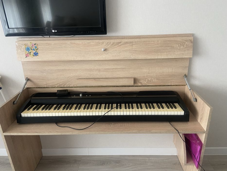Тумба під фортепіано