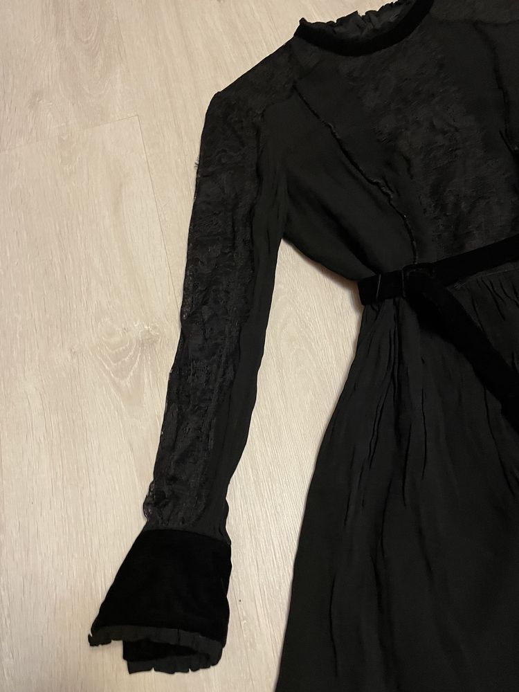 Sukienka mała czarna zara z koronką