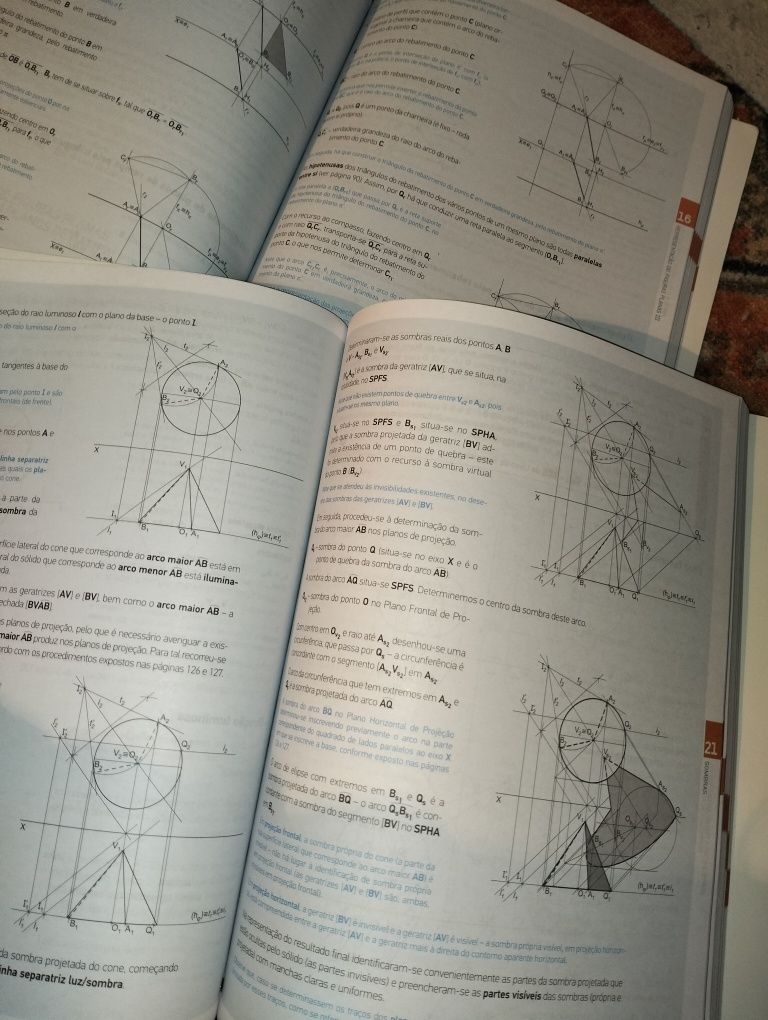 Manuais e Livros de exercícios de geometria descritiva A - 10/11° anos