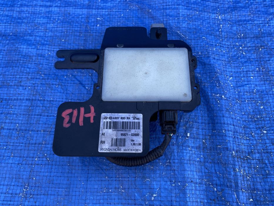 RADAR czujnik martwego pola HYUNDAI IONIQ sensor prawy tylny tył OEM