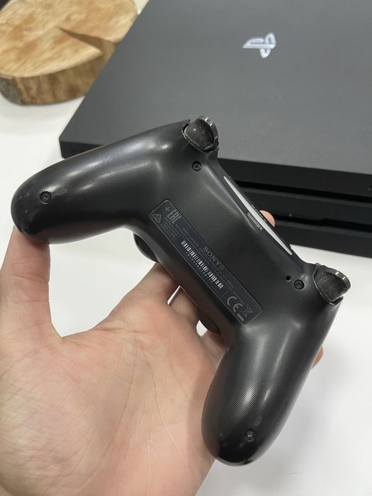 sony PS Pro 1tb/ Sony PS Pro4/ стан новоі/диск в подарунок