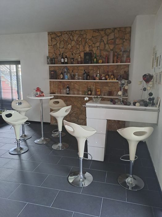 Conjunto Balcão, Mesa e 6 Bancos