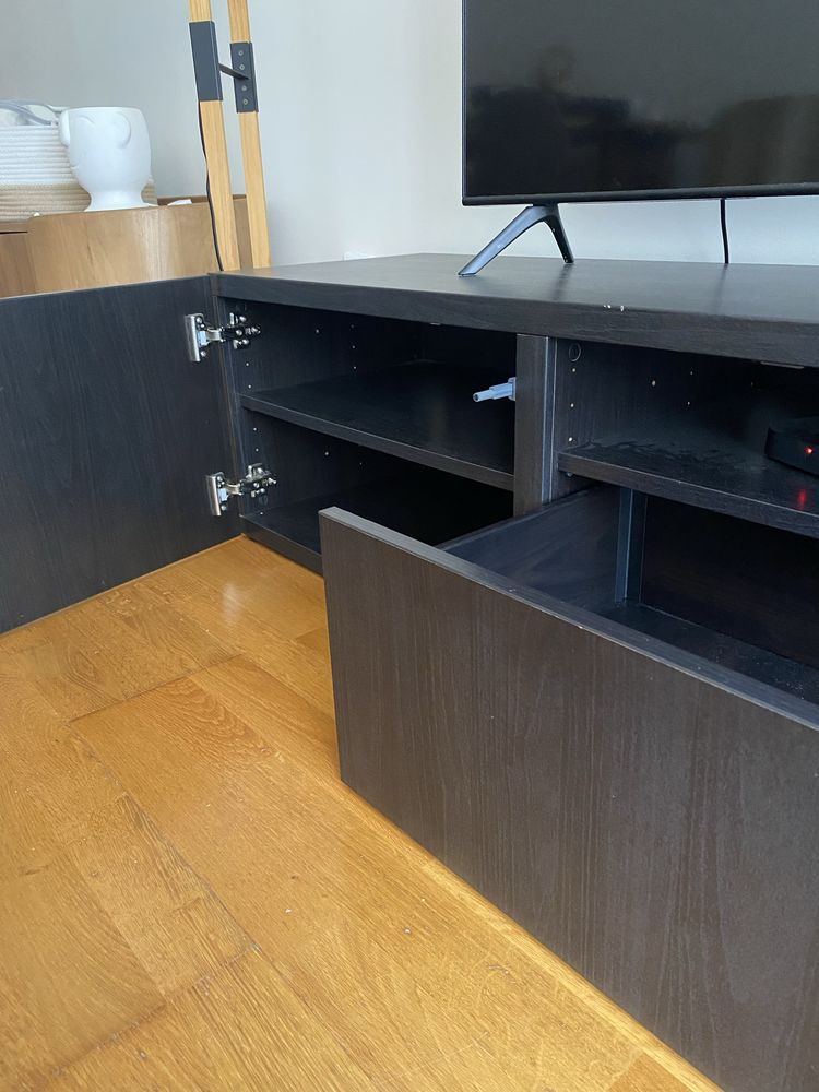 Móvel TV preto - IKEA