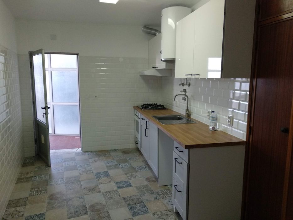 Apartamento T3, com dois WC,  para arrendamento