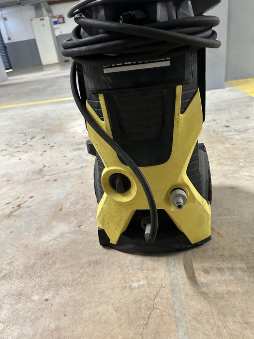 Maquina de lavar á pressao em muito bom estado