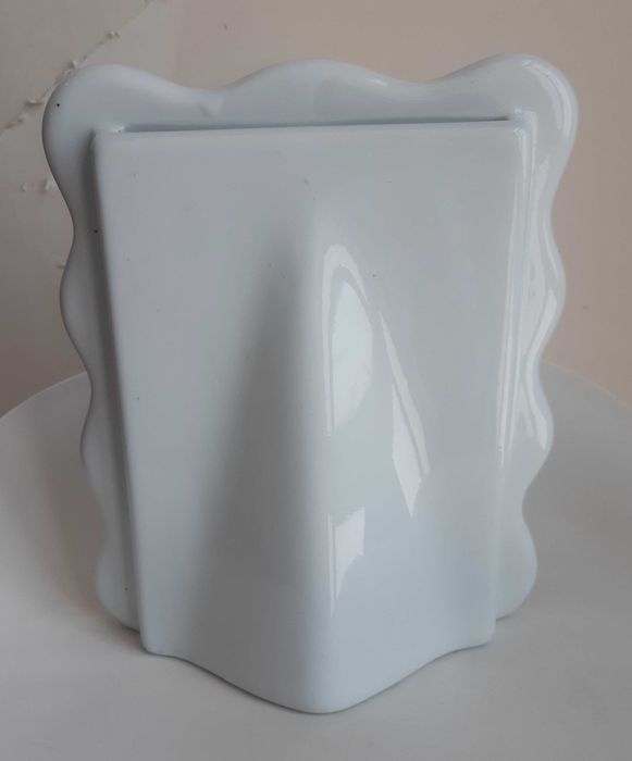 Linda Moldura em Porcelana, estilo "Limoges"