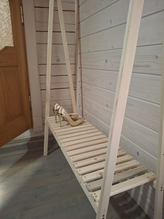 Стійка для одягу