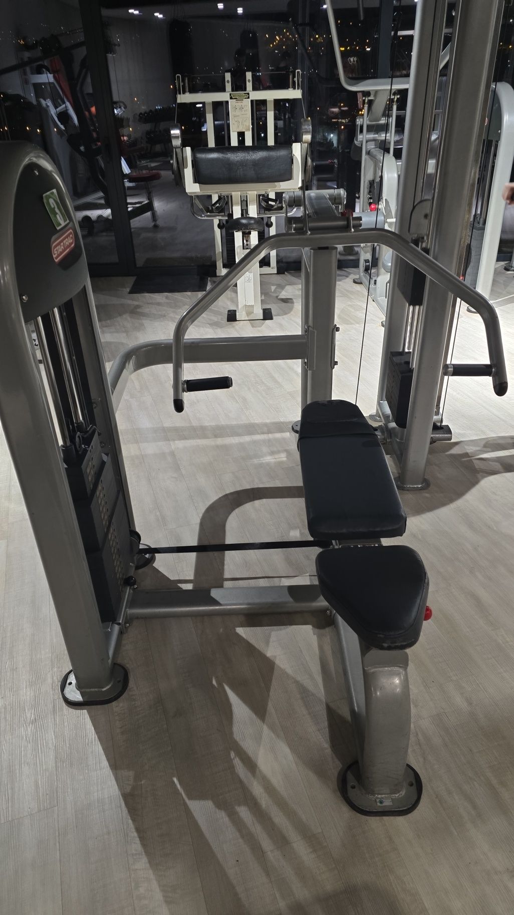 Multi press peito e ombro star trac