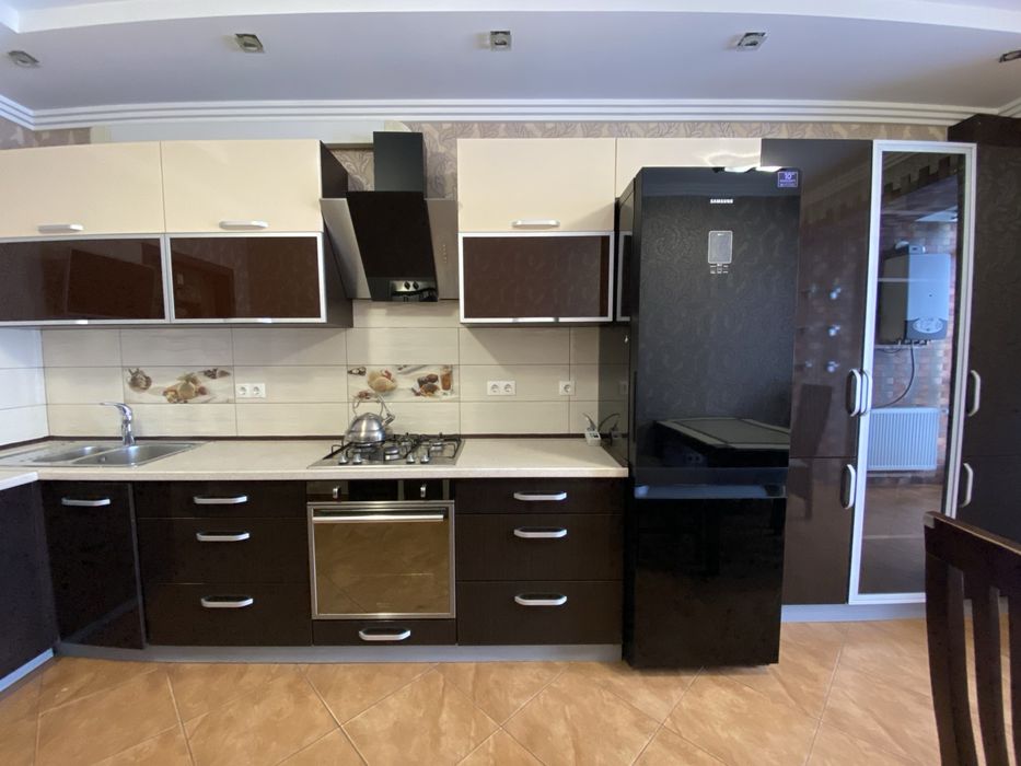 Оренда 2 кімнатної квартири по вулиці Коновальця ( поруч White Center)