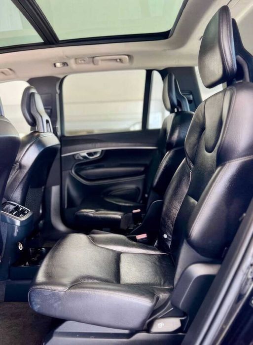 Volvo XC90 T6      2020