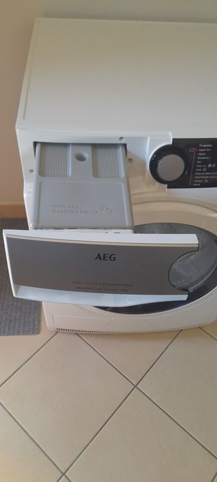 Máquina de secar roupa AEG (avaria)
