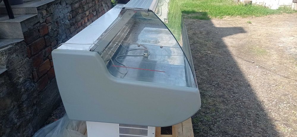 Холодильна вітрина