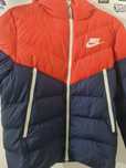 Puchowa kurtka Nike