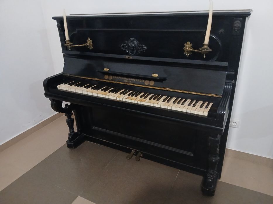 Piano vertical Piano Concordia Berlin