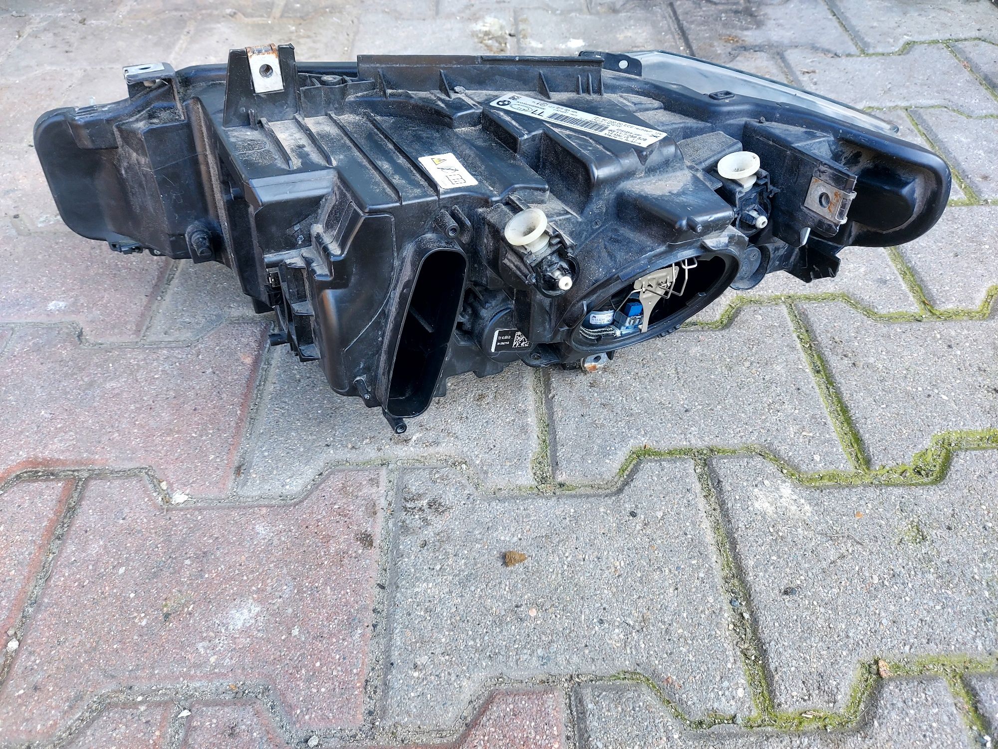Lampa reflektor BMW F30 F31 xenon skrętna dynamic prawa EUROPA