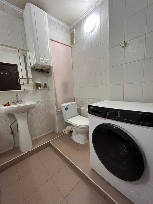 продаж 3кімнатної квартири біля метро Героїв Дніпра