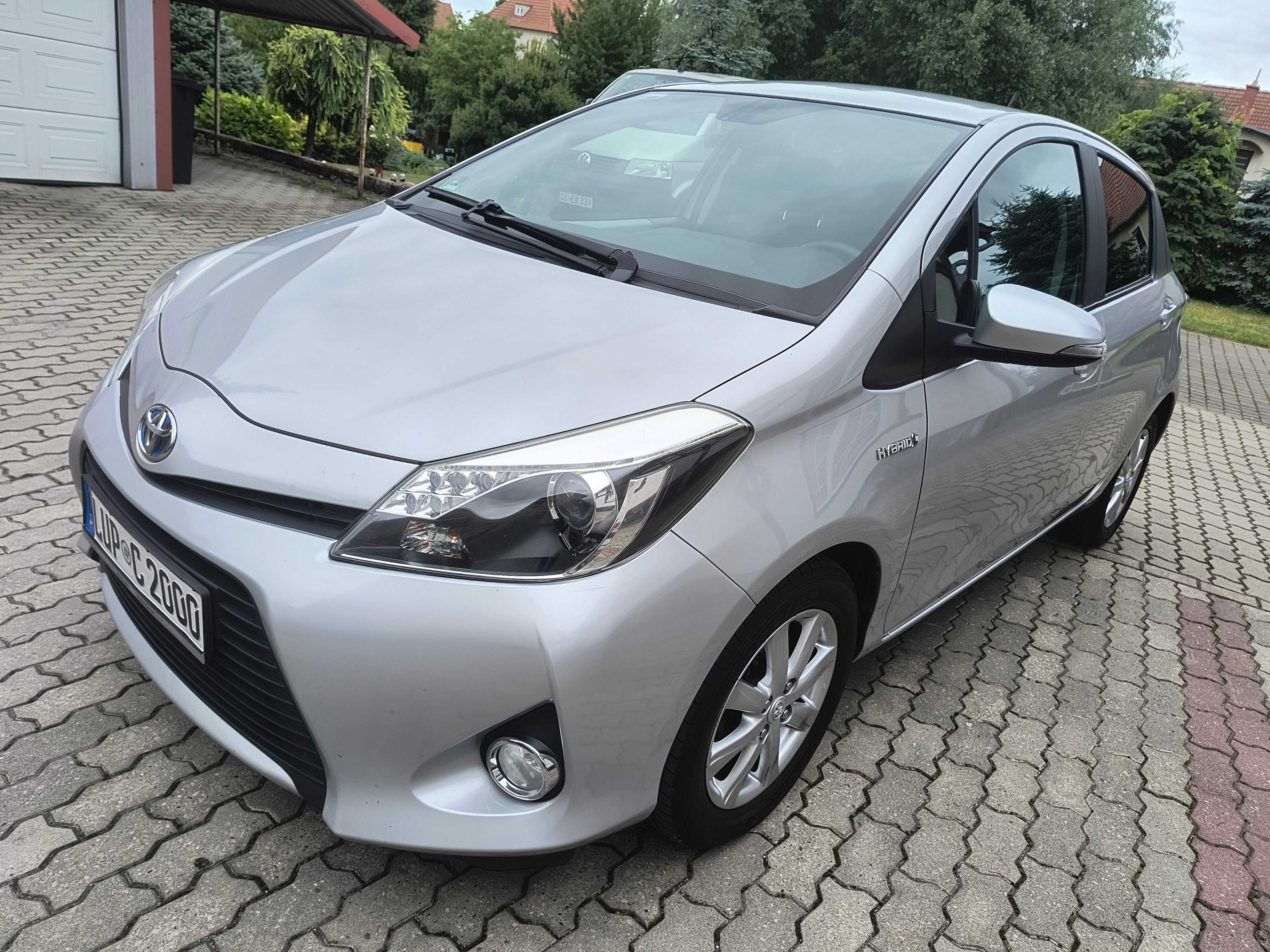Toyota Yaris 1.5 benzyna Automat Hybryda 2013 r