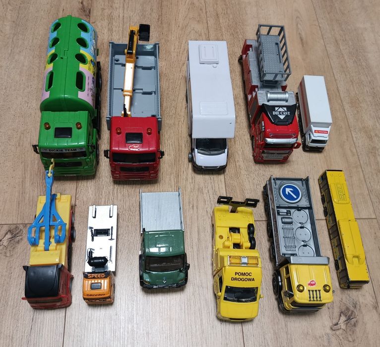 Zestaw samochodzików