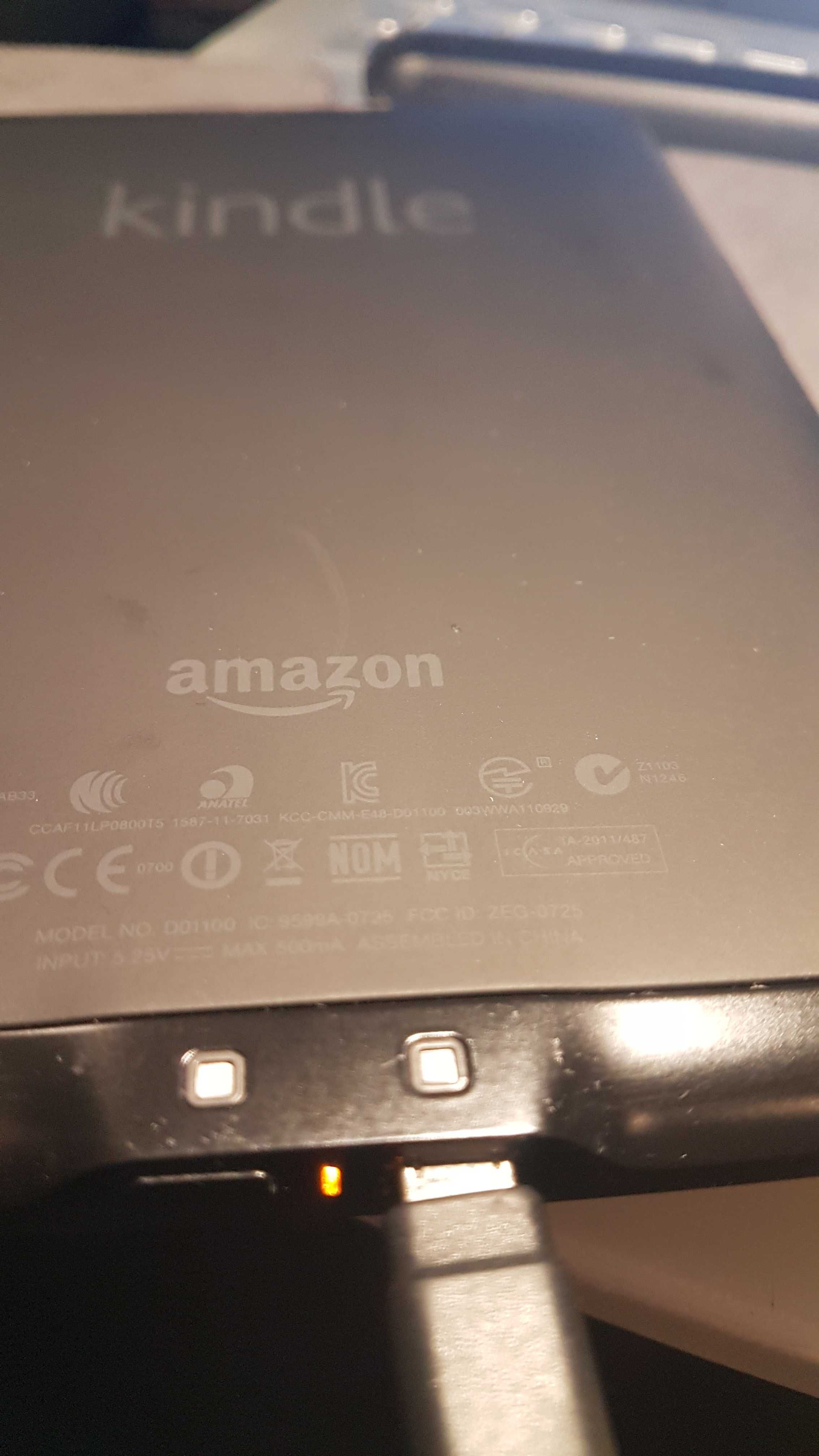 Amazon KINDLE 4 model D01100 PAPERWHITE  etui opakowanie książki