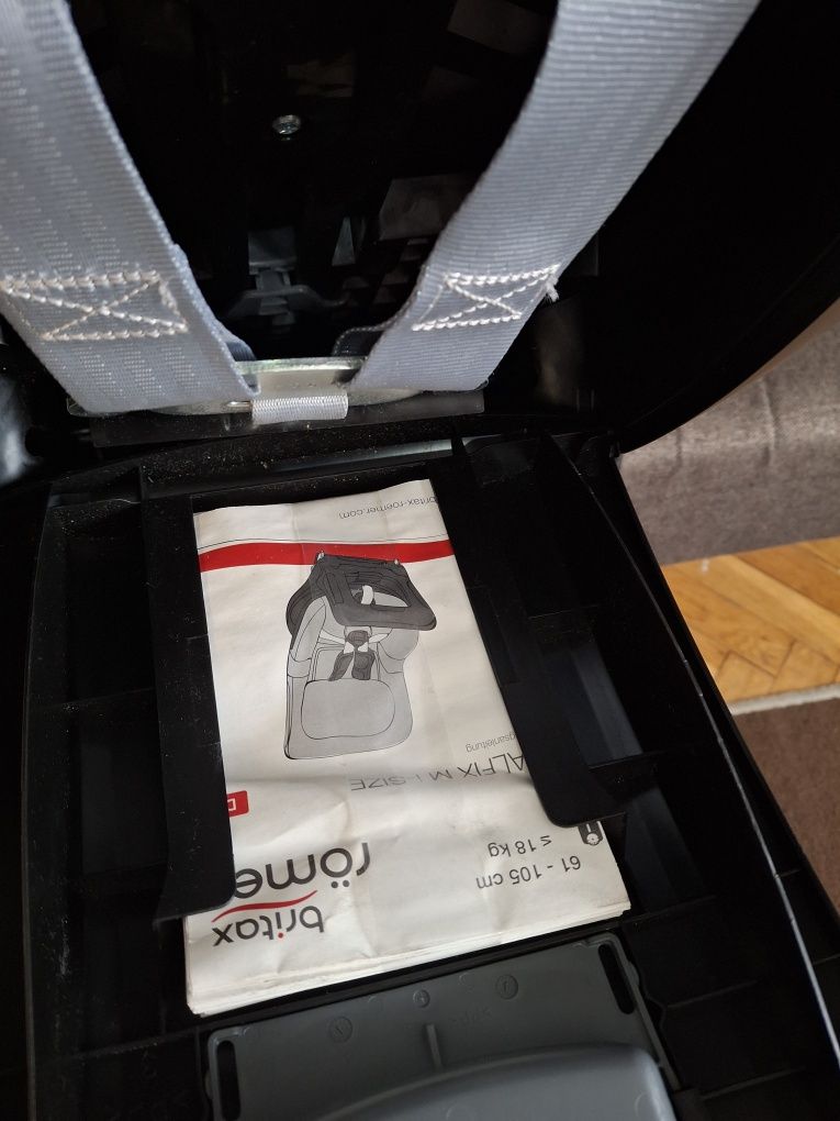 Fotelik samochodowy Britax dualfix M i-size isofix 61-105cm 0-18kg